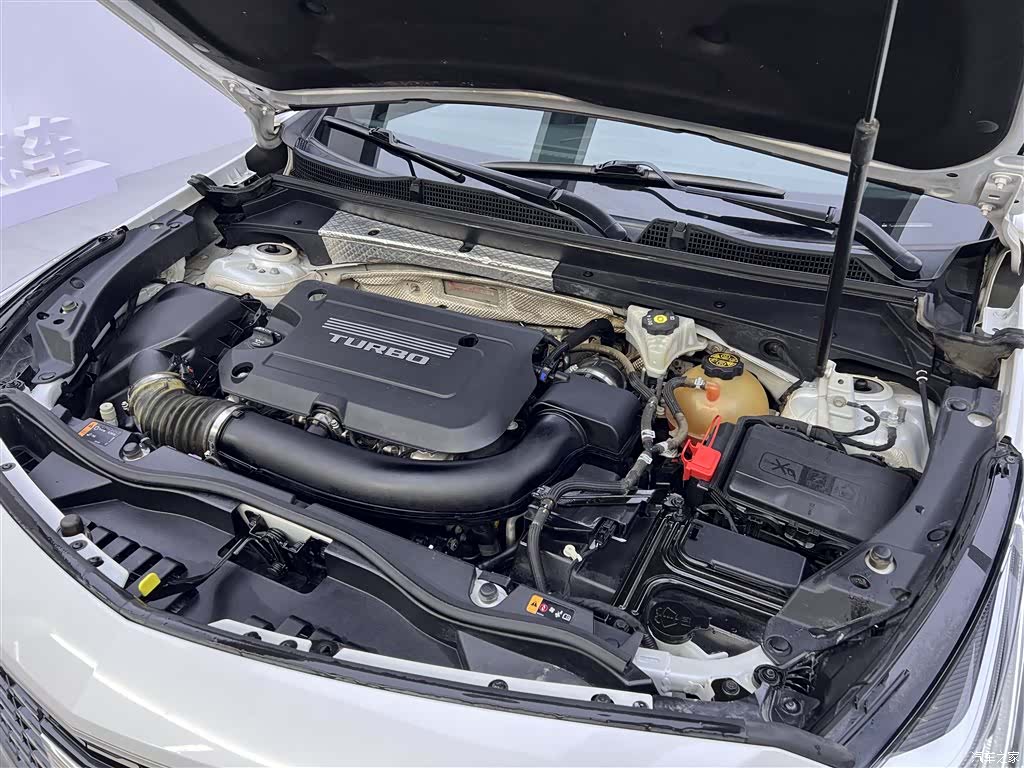 Cadillac XT4, 2019 12