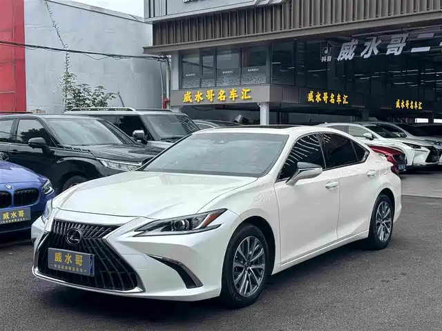 Lexus ES 2024 — купить из Китая под заказ