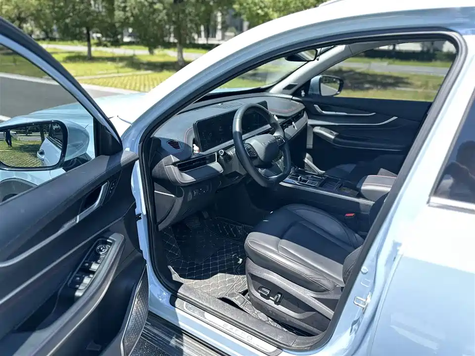 Exeed Chasing the wind C-DM