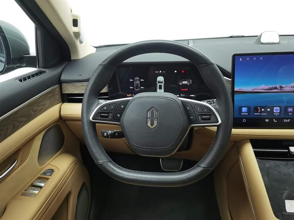 AITO Ask the world M7