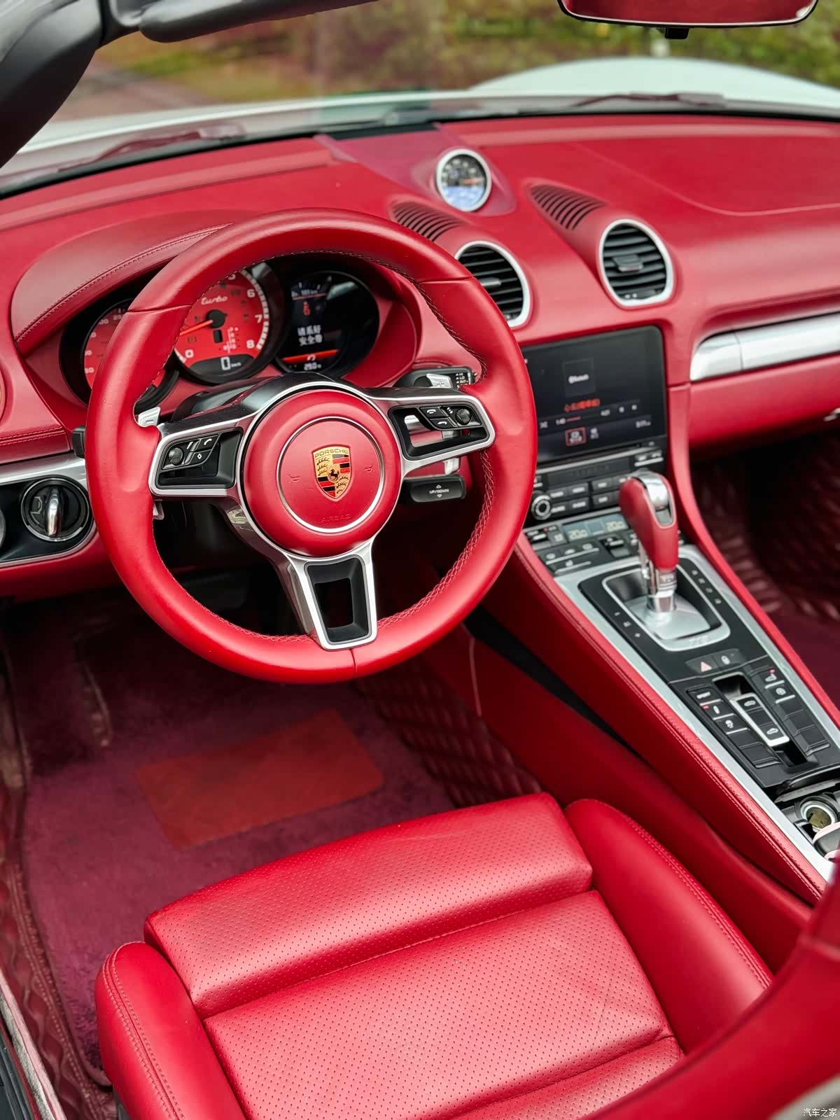 Porsche Boxster, 2018 все фото