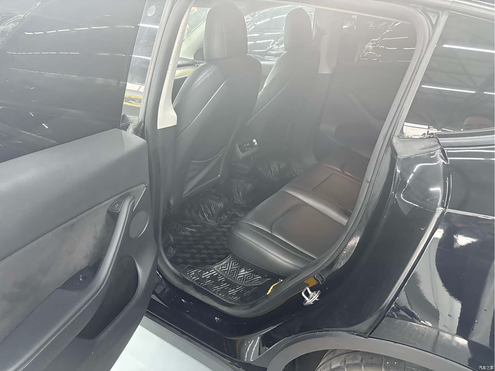 Tesla Model Y, 2021 все фото