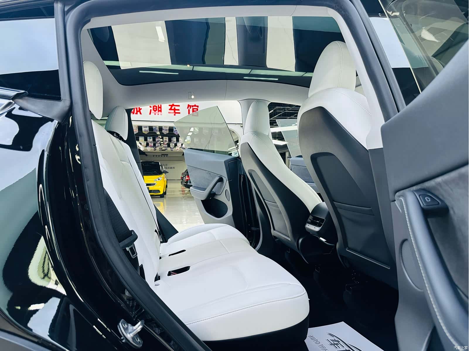 Tesla Model Y, 2023 11