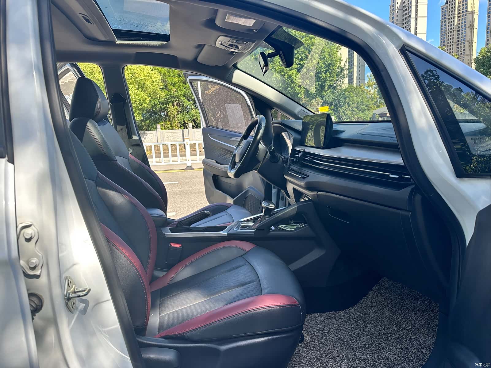 Geely X3, 2022 12