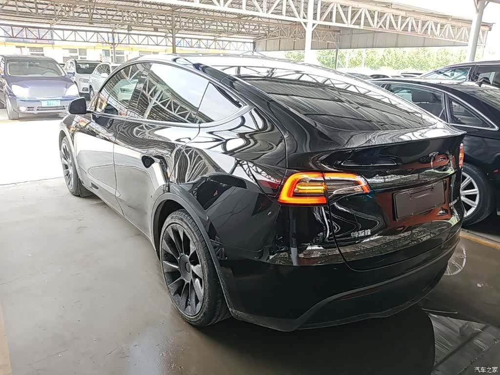 Tesla Model Y, 2022 все фото