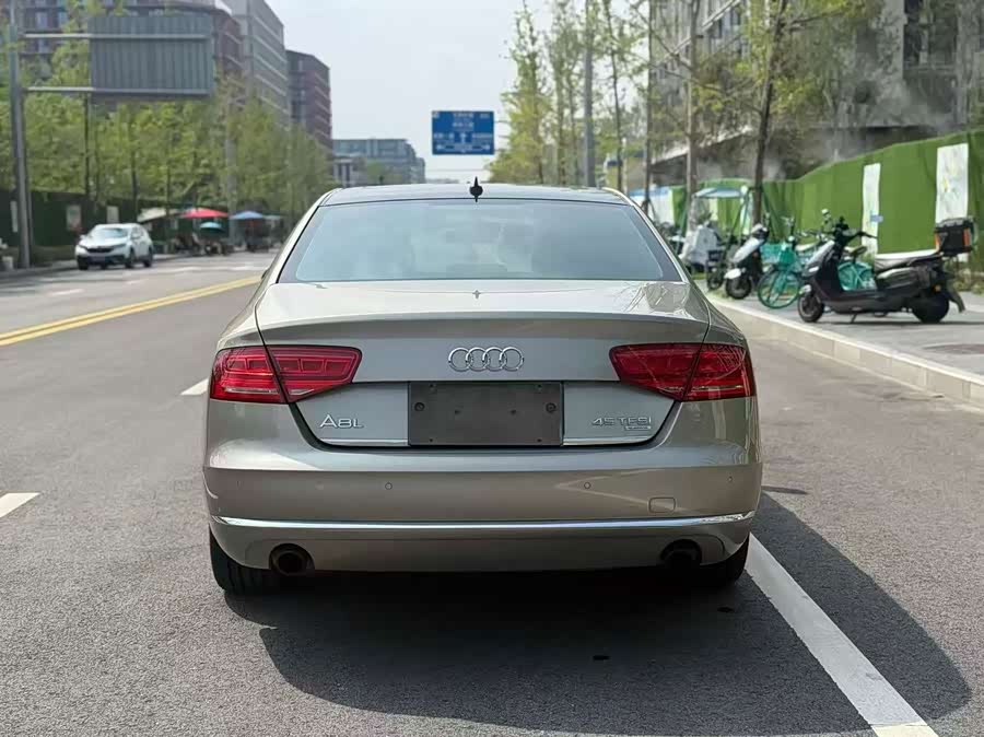 Audi A8 2012, фото 8