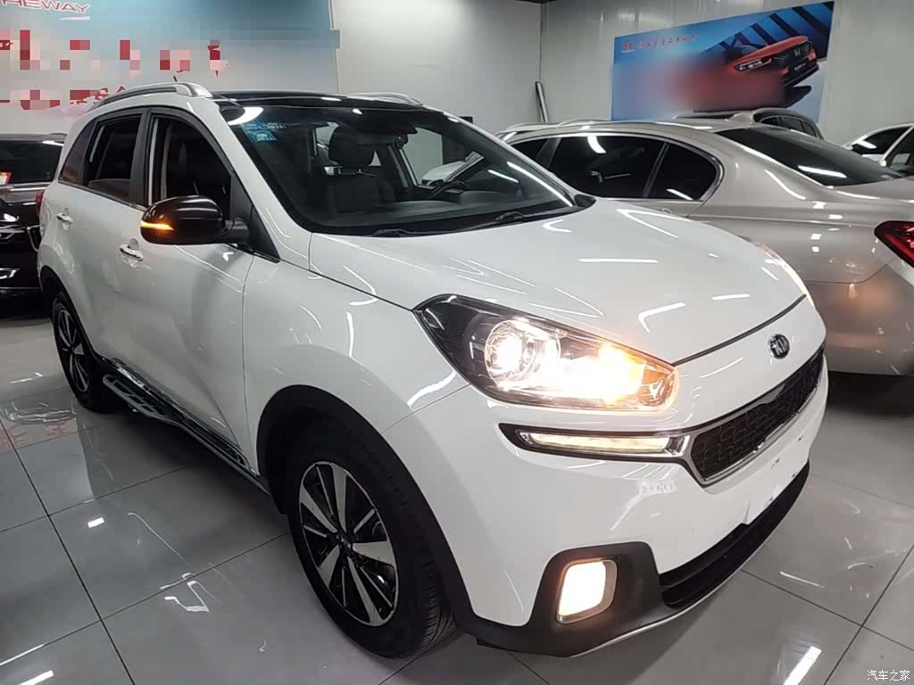Kia KX3, 2015 4