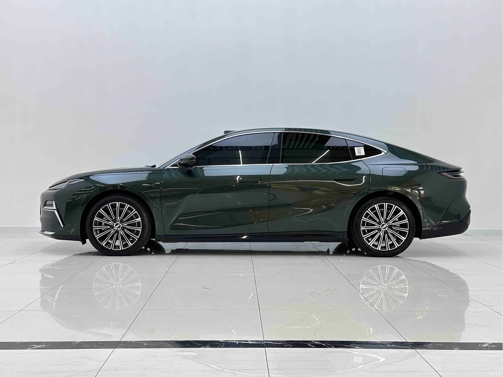 Geely 8, 2025 7