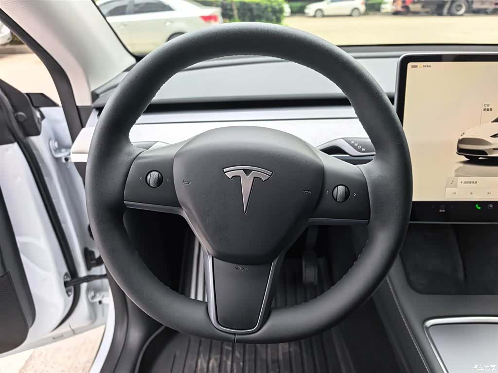 Tesla Model Y, 2025 7