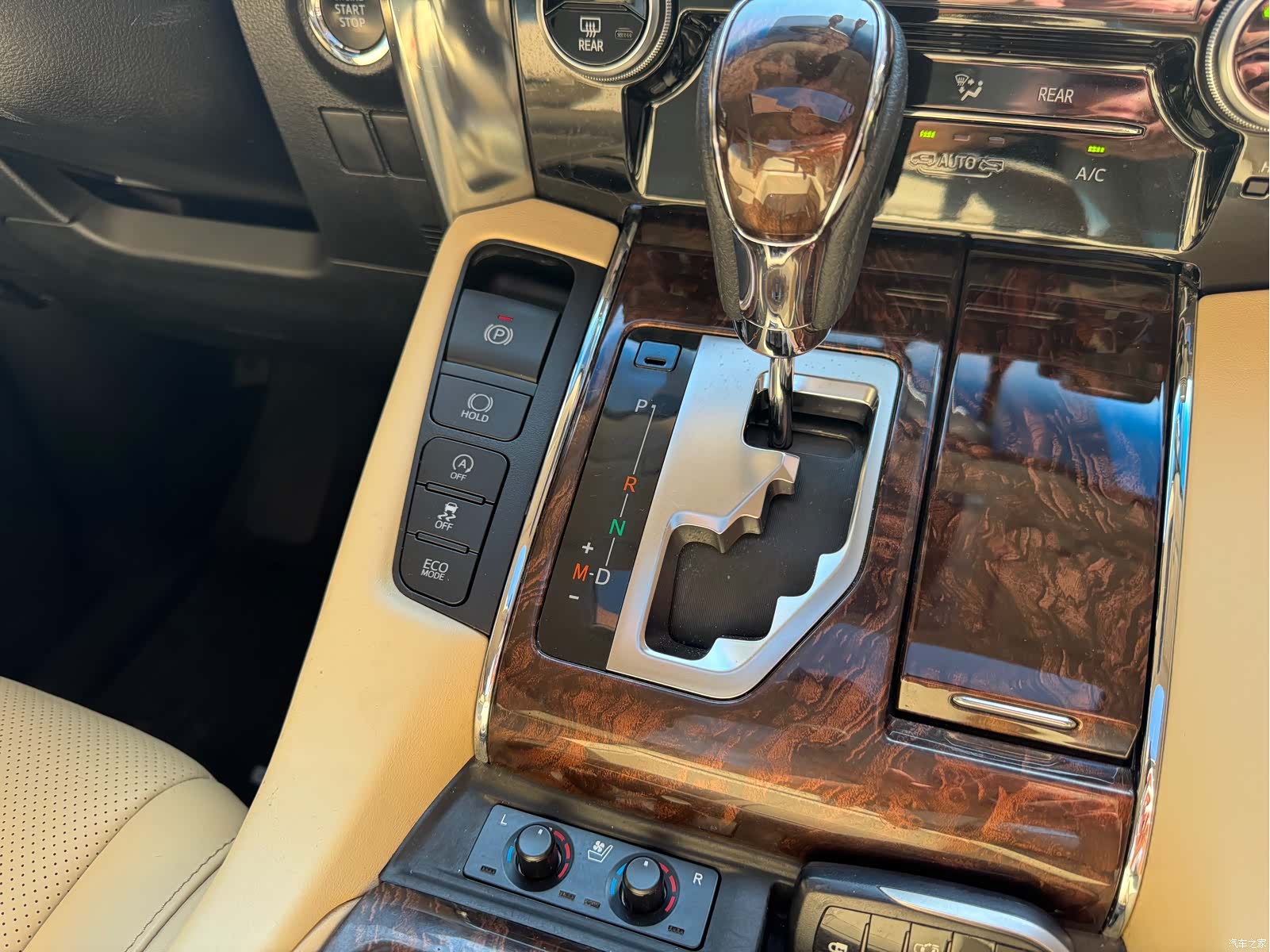 Toyota Alphard, 2019 22