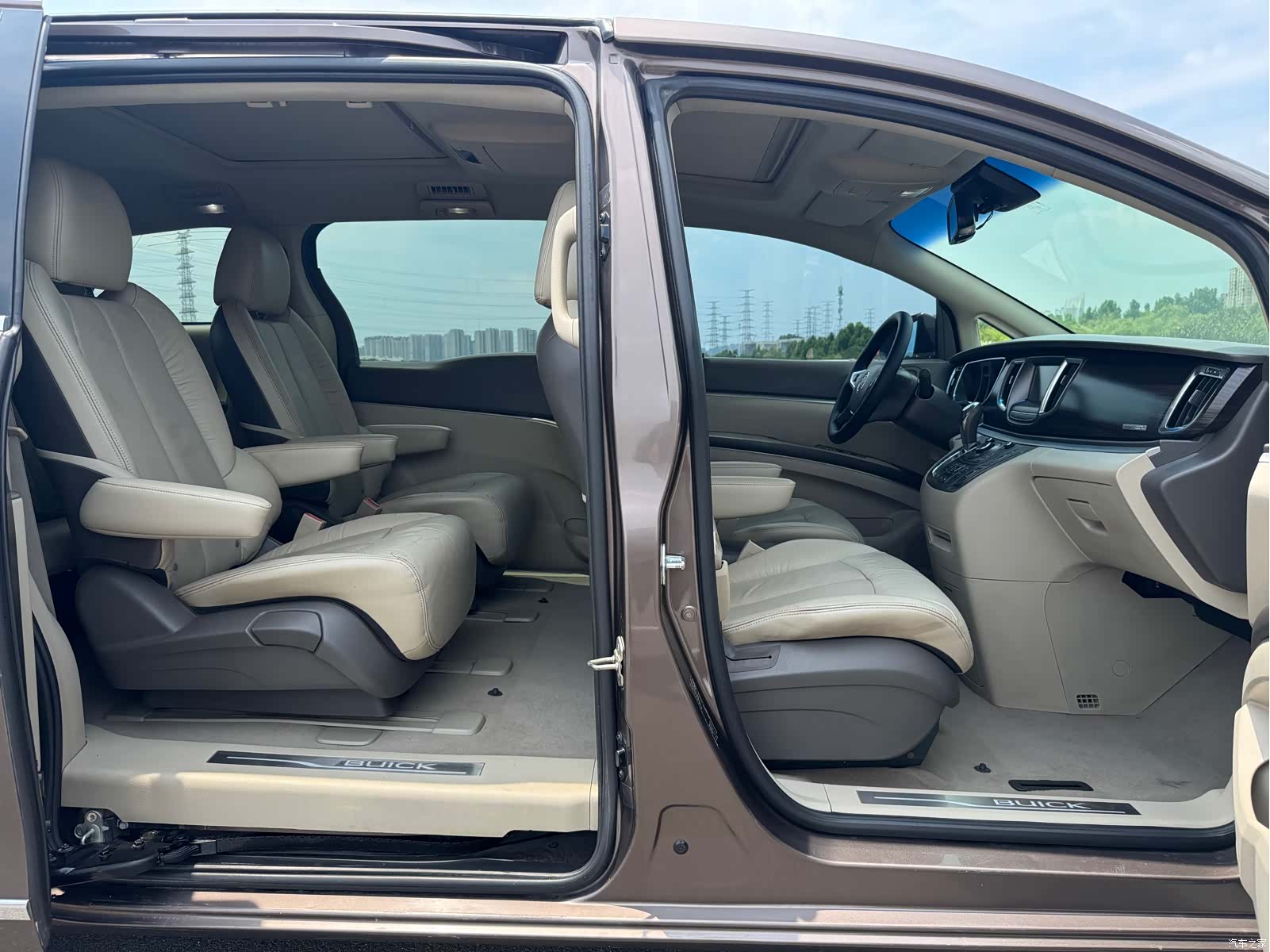 Buick GL8, 2012 32