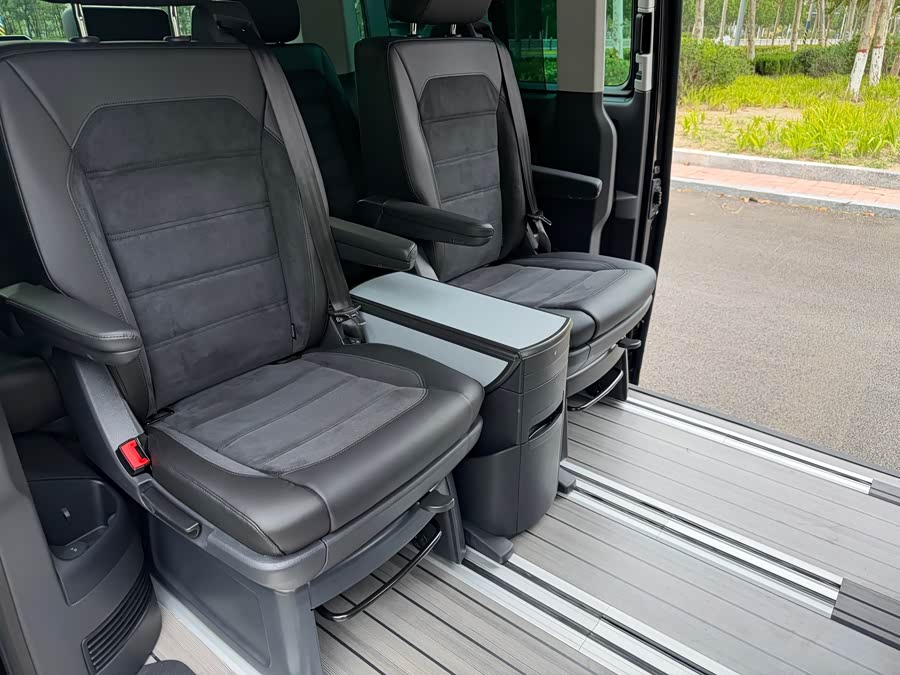 Volkswagen Multivan 2019, фото 23