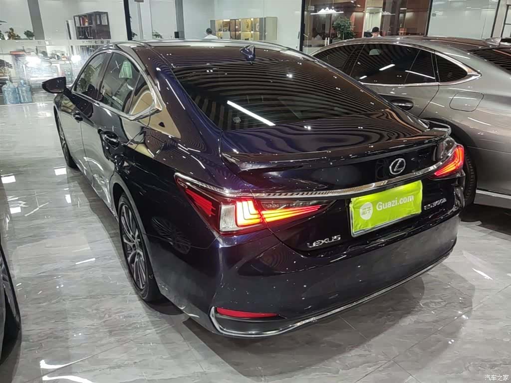 Lexus ES, 2021 все фото