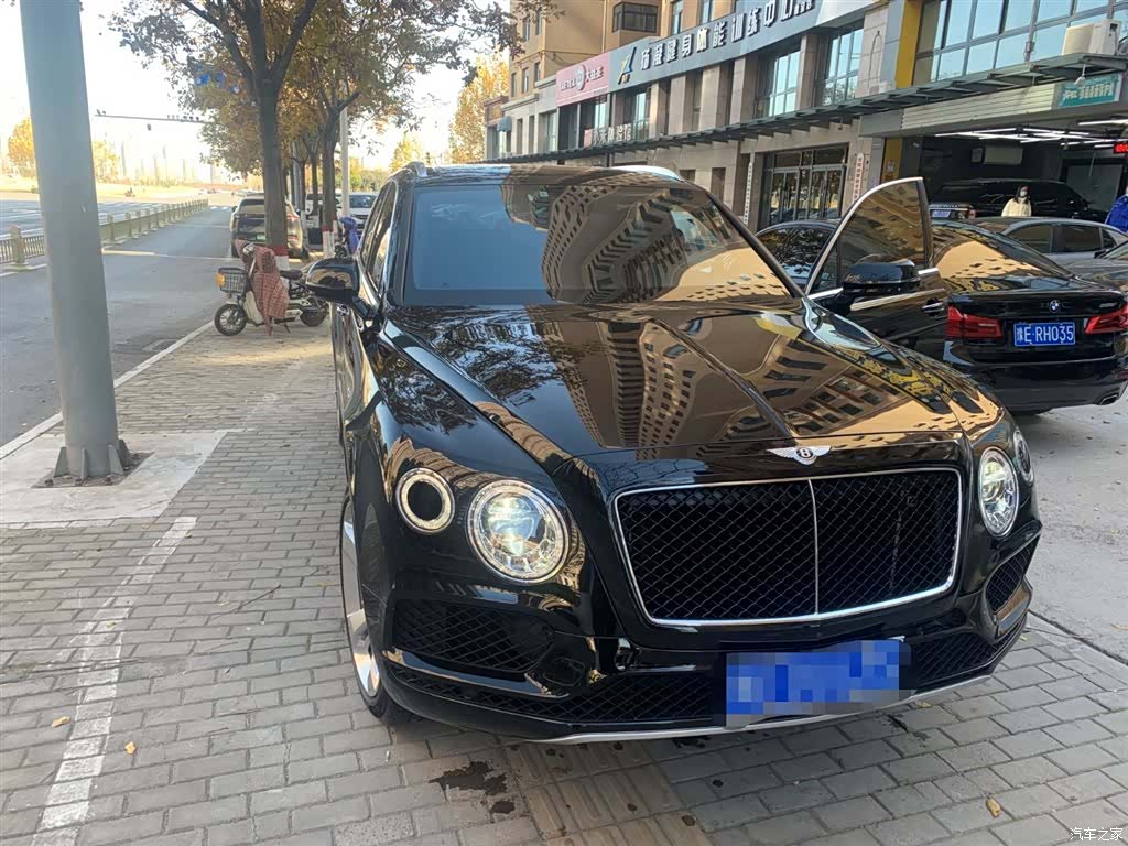 Bentley Bentayga, 2020 все фото