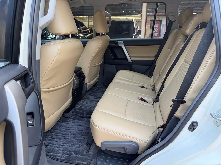Toyota Prado 2012, фото 9