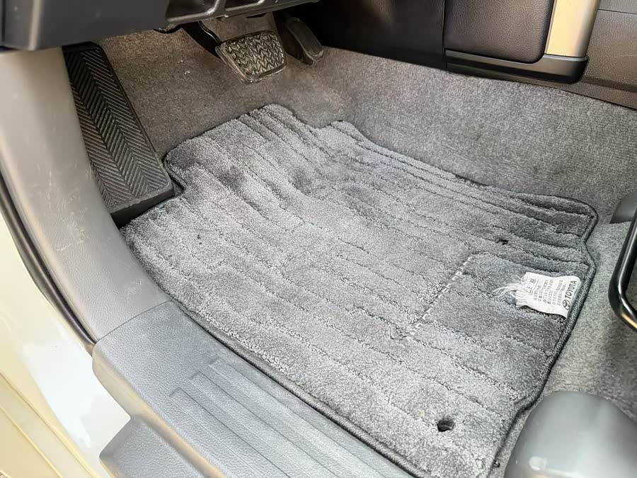 Toyota Prado 2012, фото 13