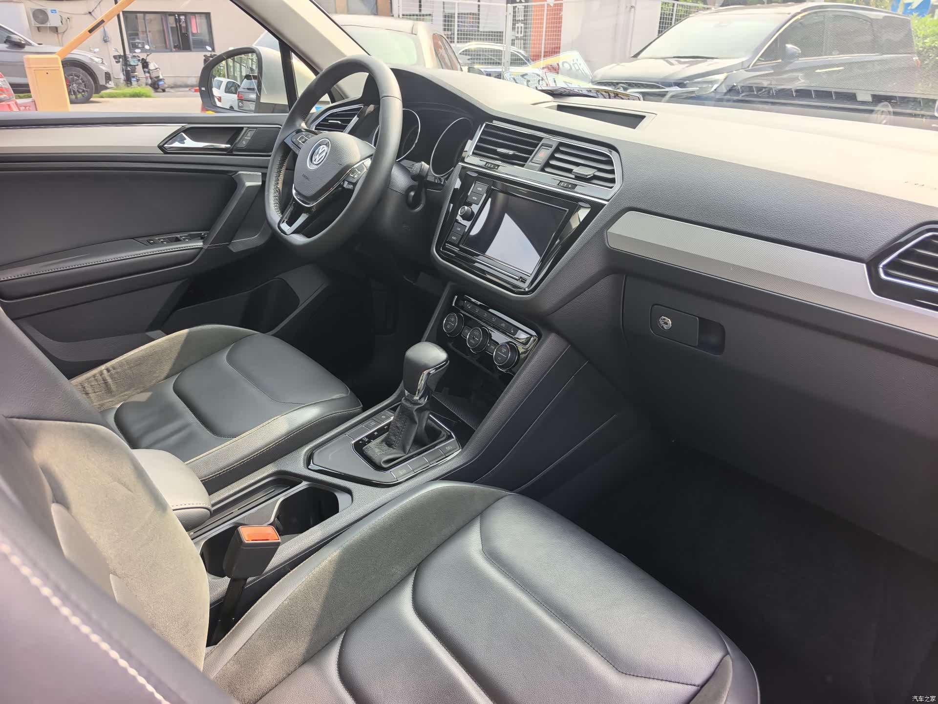 Volkswagen Tiguan L, 2018 16