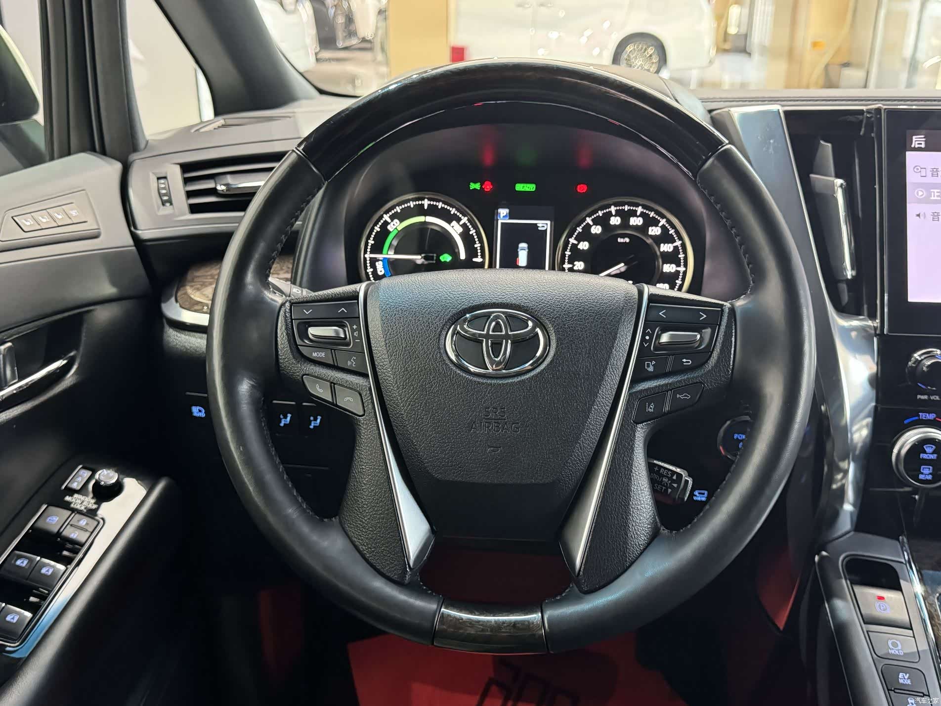 Toyota Vellfire, 2021 18