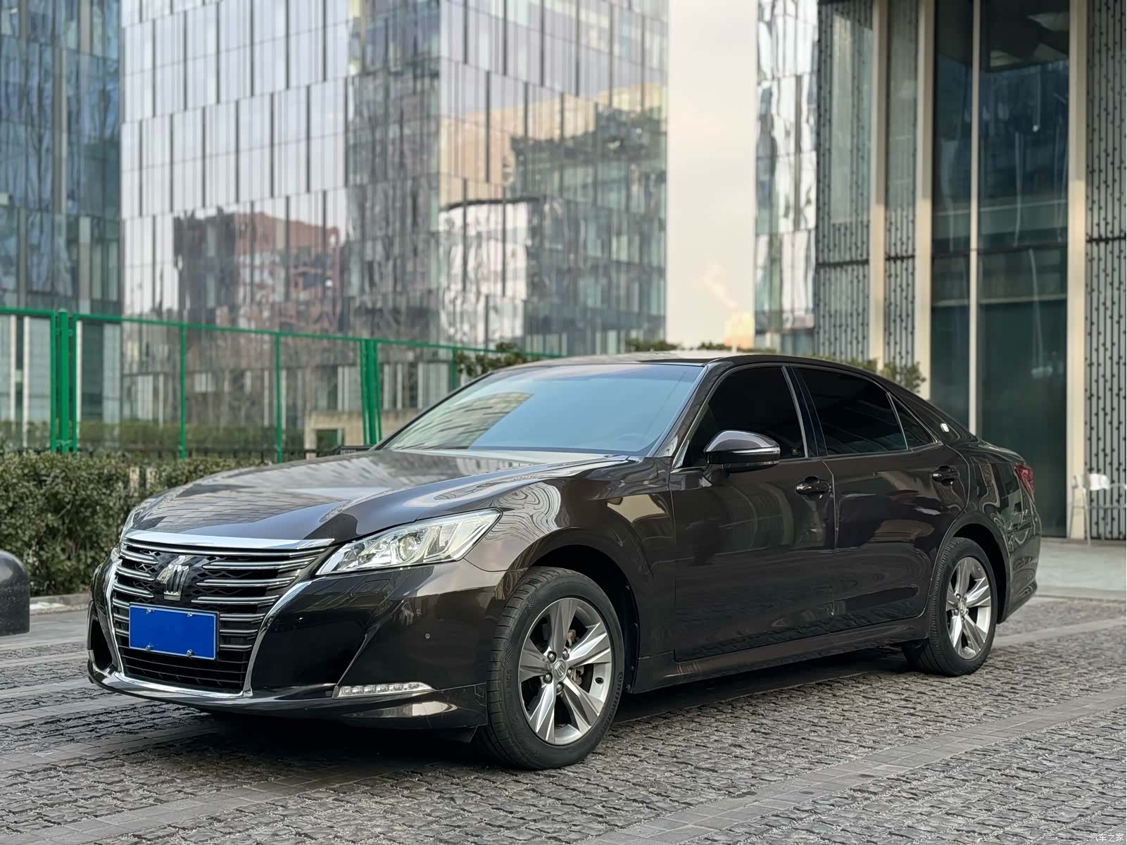 Toyota Crown, 2016 1
