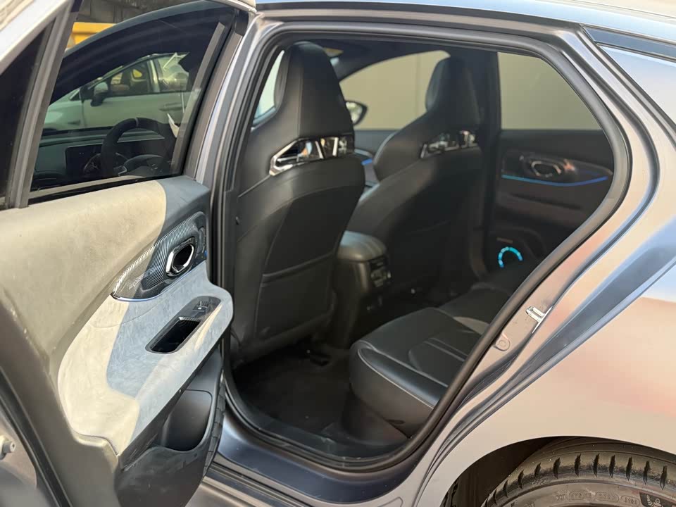 Trumpchi Shadow Leopard