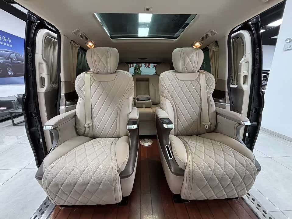 Mercedes-Benz V-class