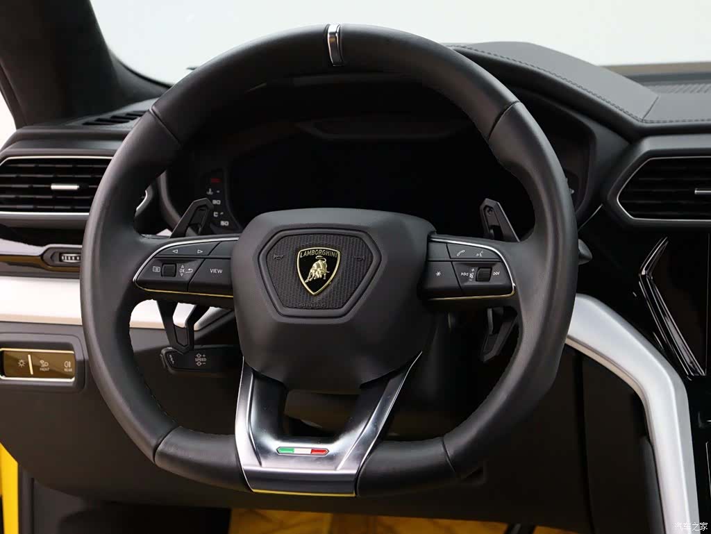 Lamborghini Urus, 2021 13