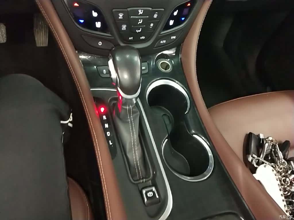 Buick Envision Plus, 2020 10
