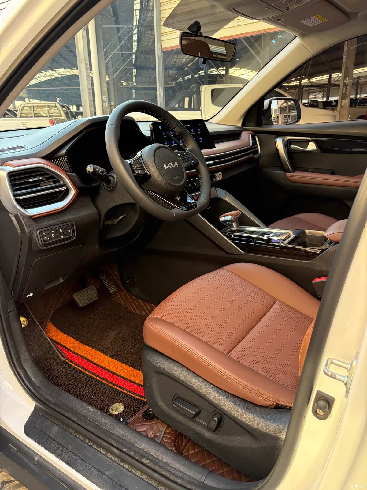 Kia Sportage, 2022 все фото