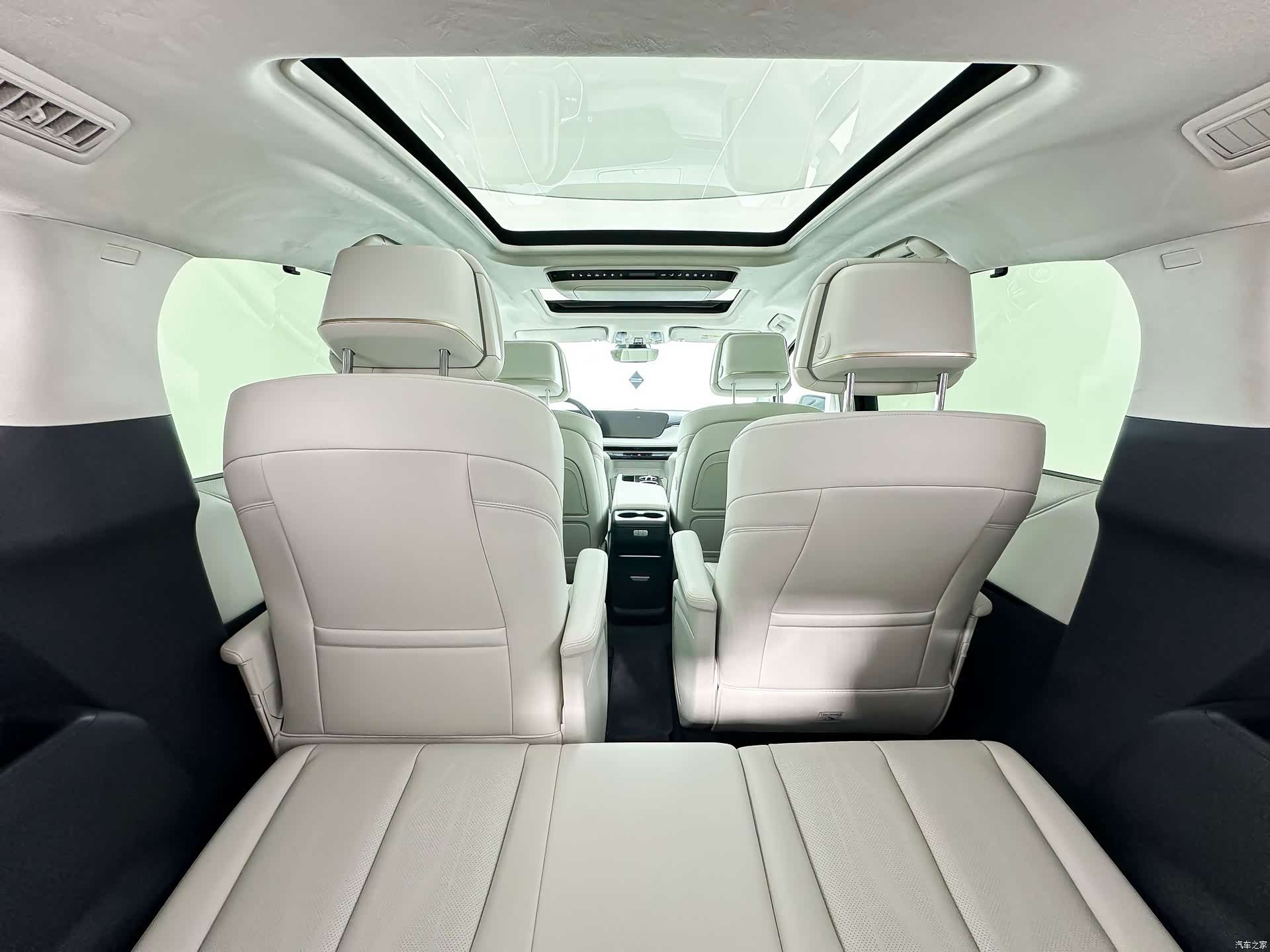 Buick GL8, 2025 9