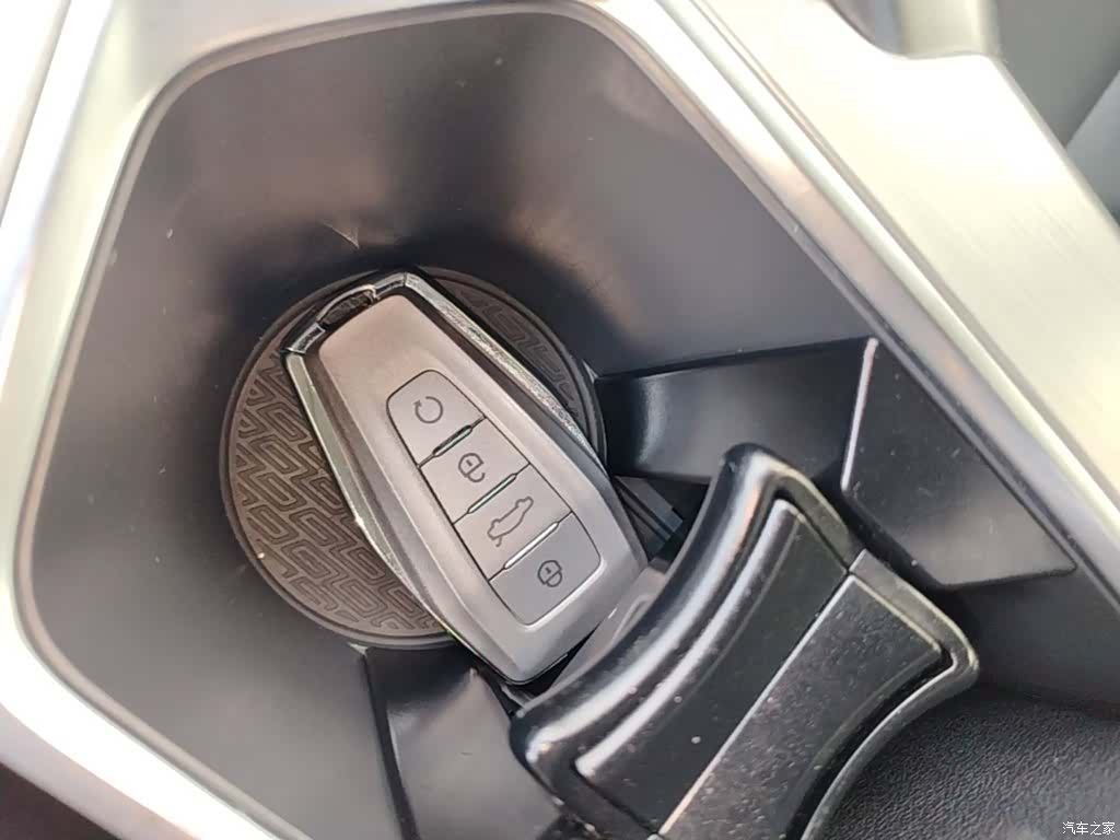 Geely Coolray, 2020 9
