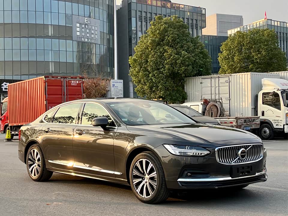 Volvo S90