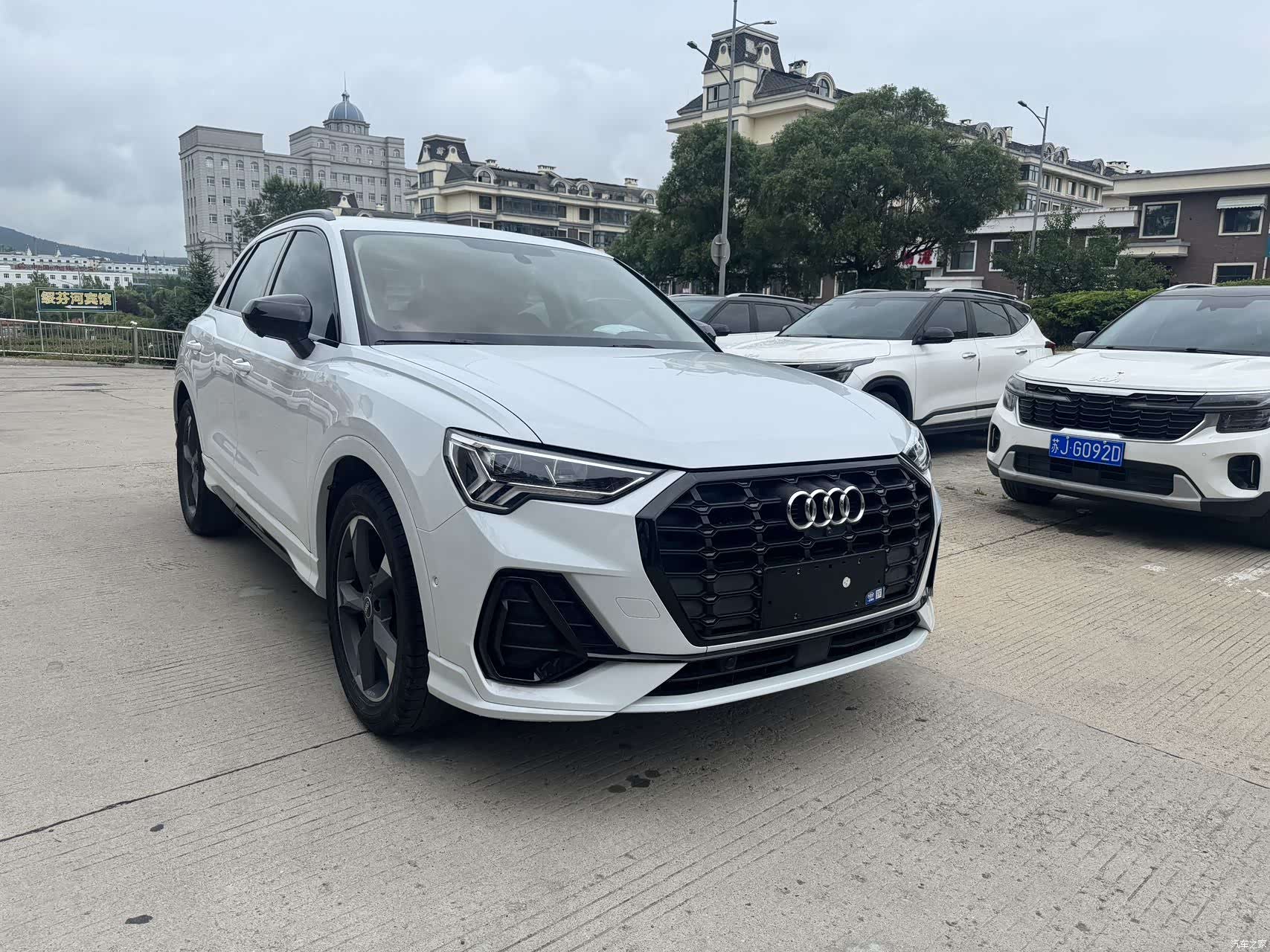 Audi Q3, 2023 3