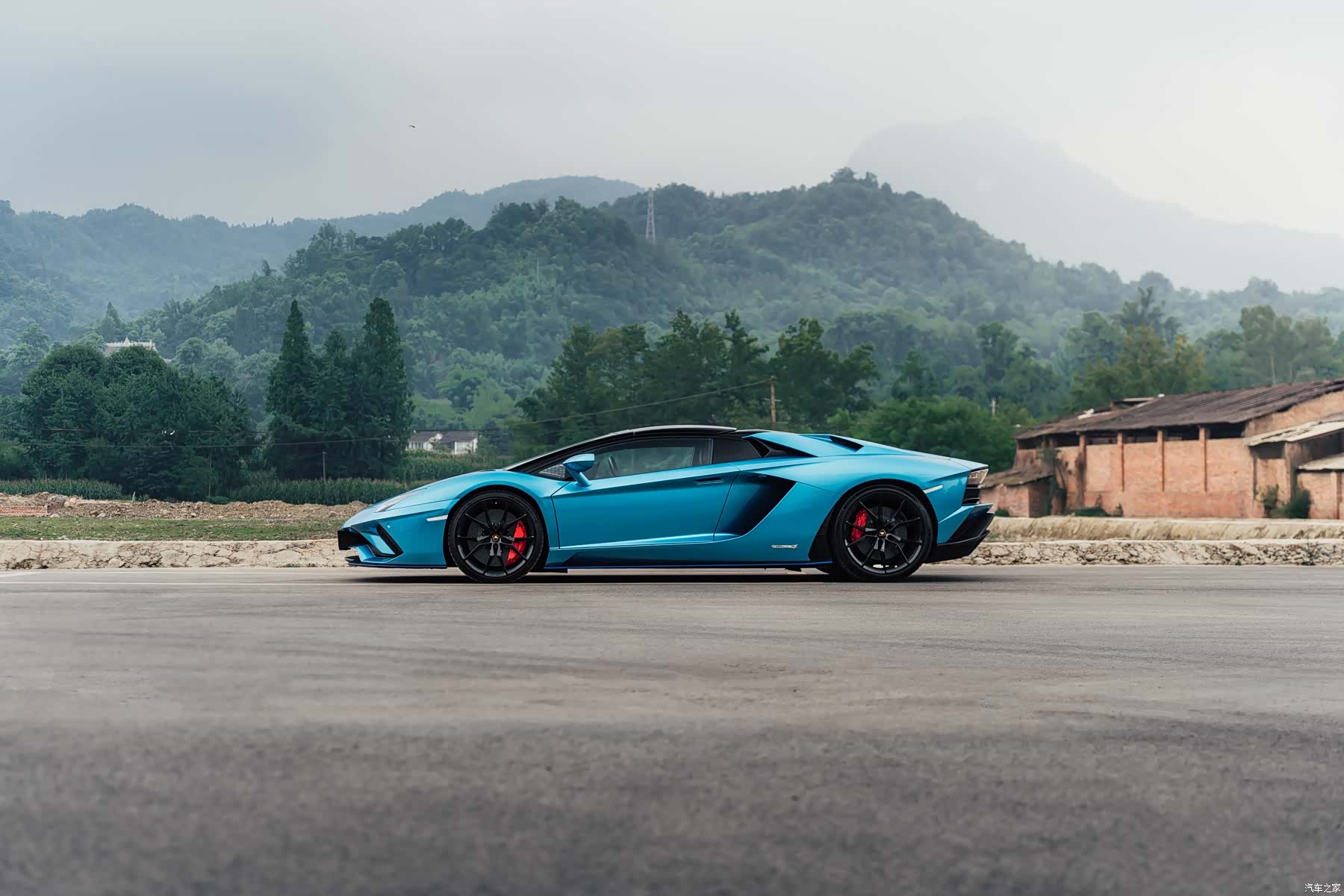 Lamborghini Aventador, 2019 9