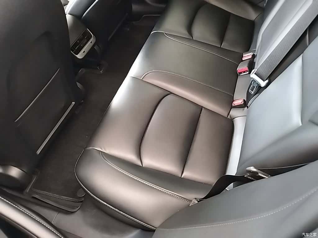 Tesla Model 3, 2020 17