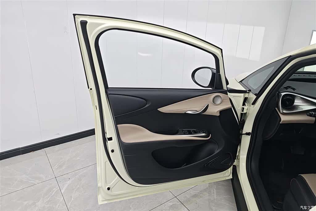 BYD Dolphin, 2023 7