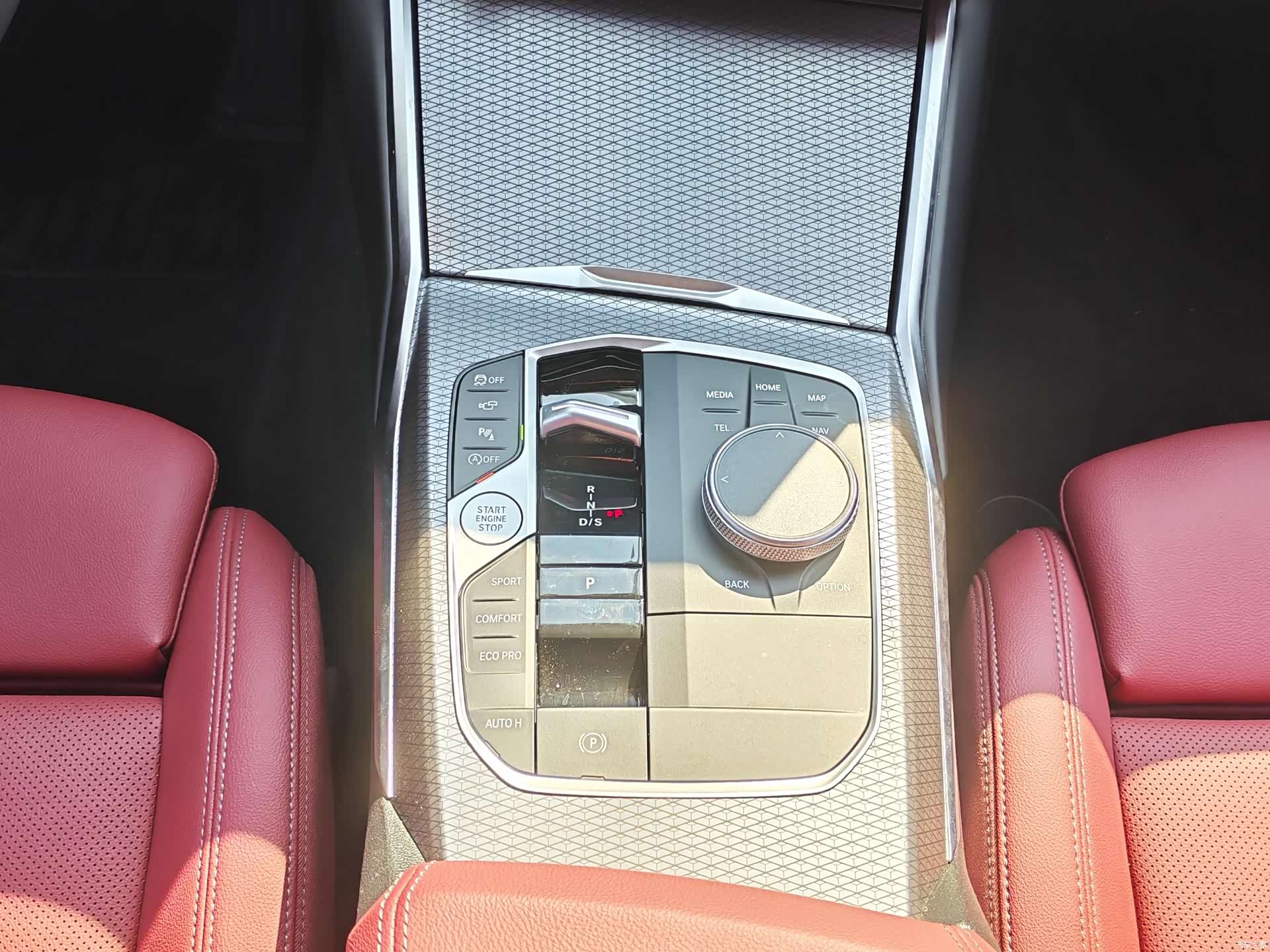 BMW 3 Series, 2025 16