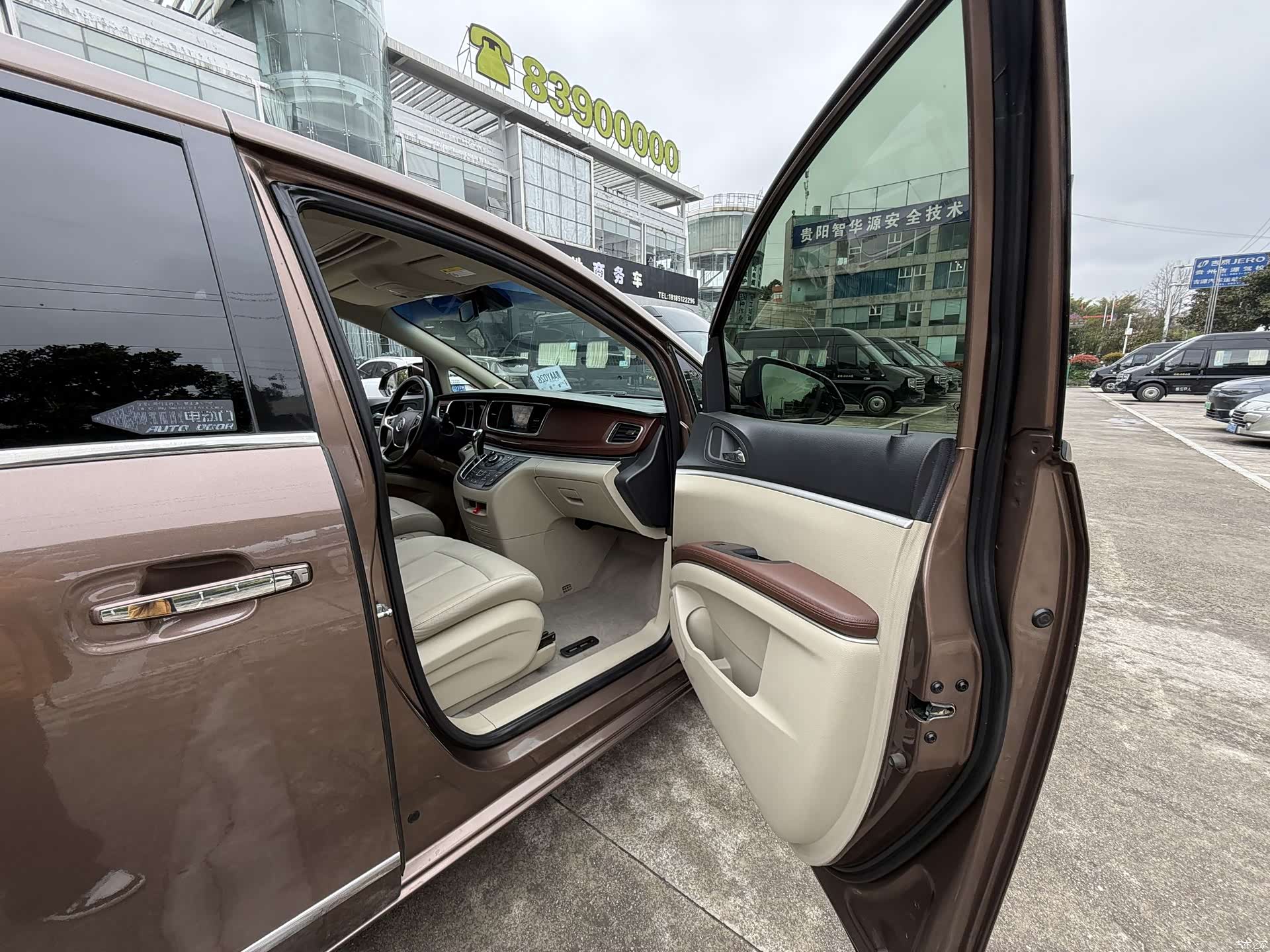 Buick GL8, 2019 9