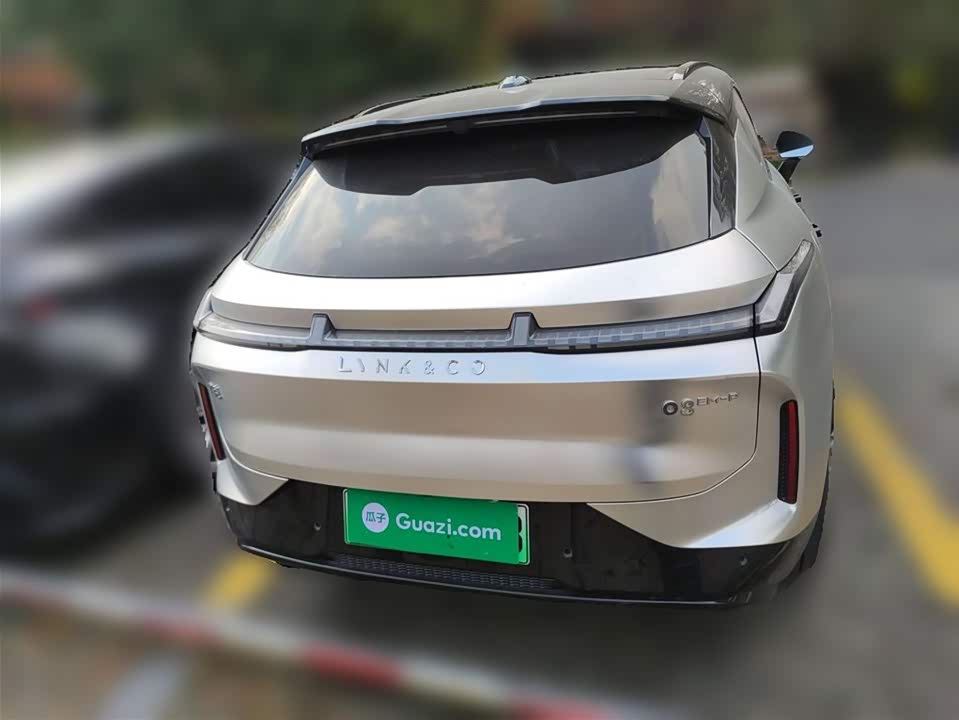 Lynk & Co 08 EM-P