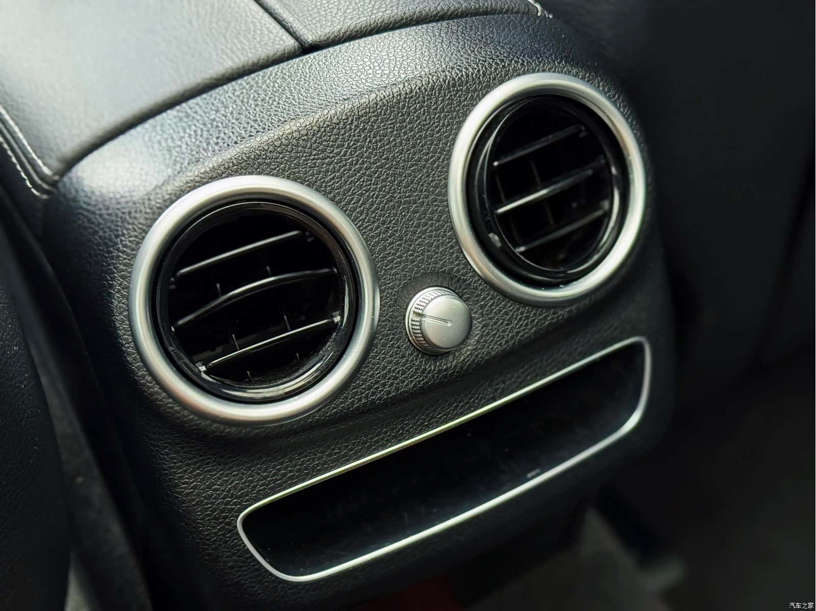 Mercedes-Benz C-Class, 2019 13