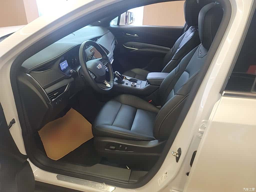 Cadillac XT4, 2021 15