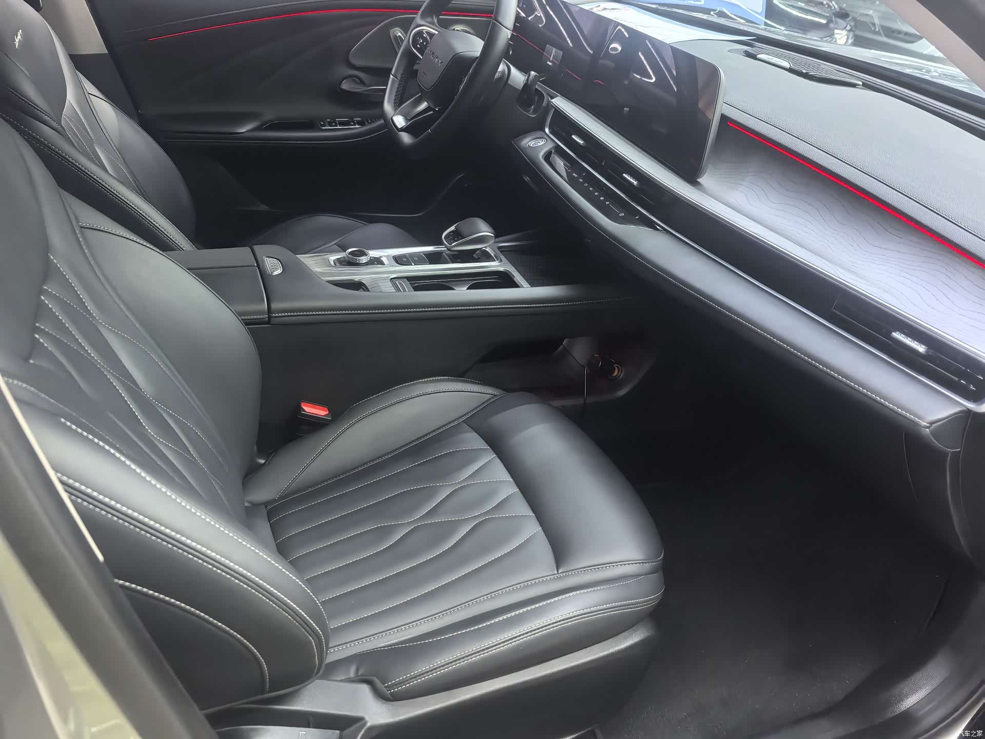 Chery Arrizo 8, 2025 15