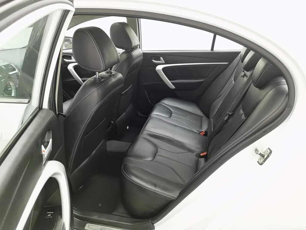 Geely Emgrand, 2016 15