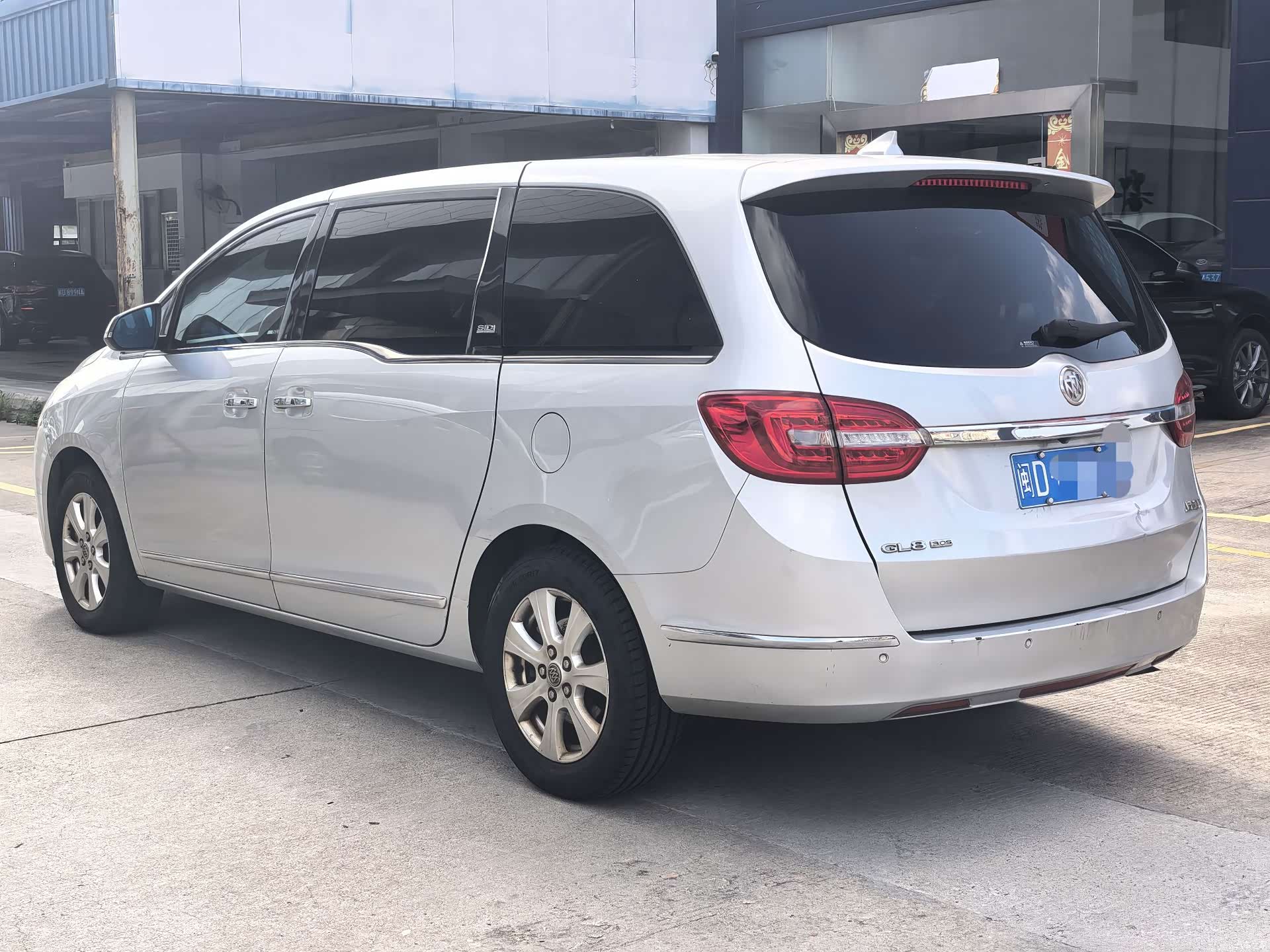 Buick GL8, 2015 4