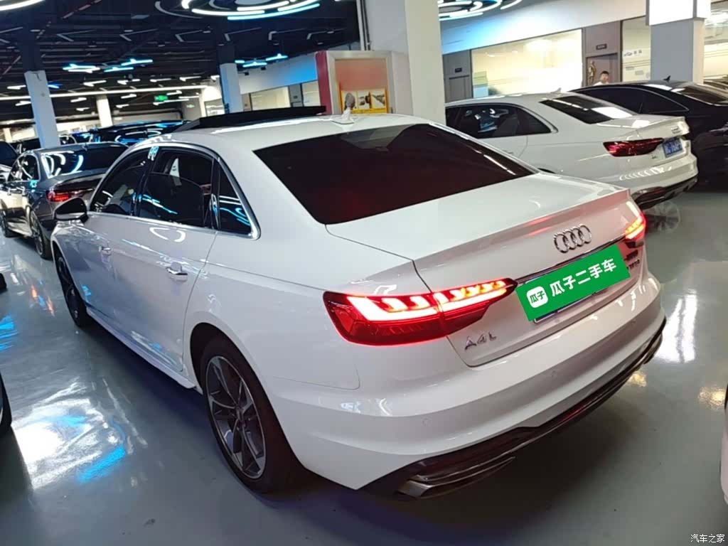 Audi A4L, 2021 все фото