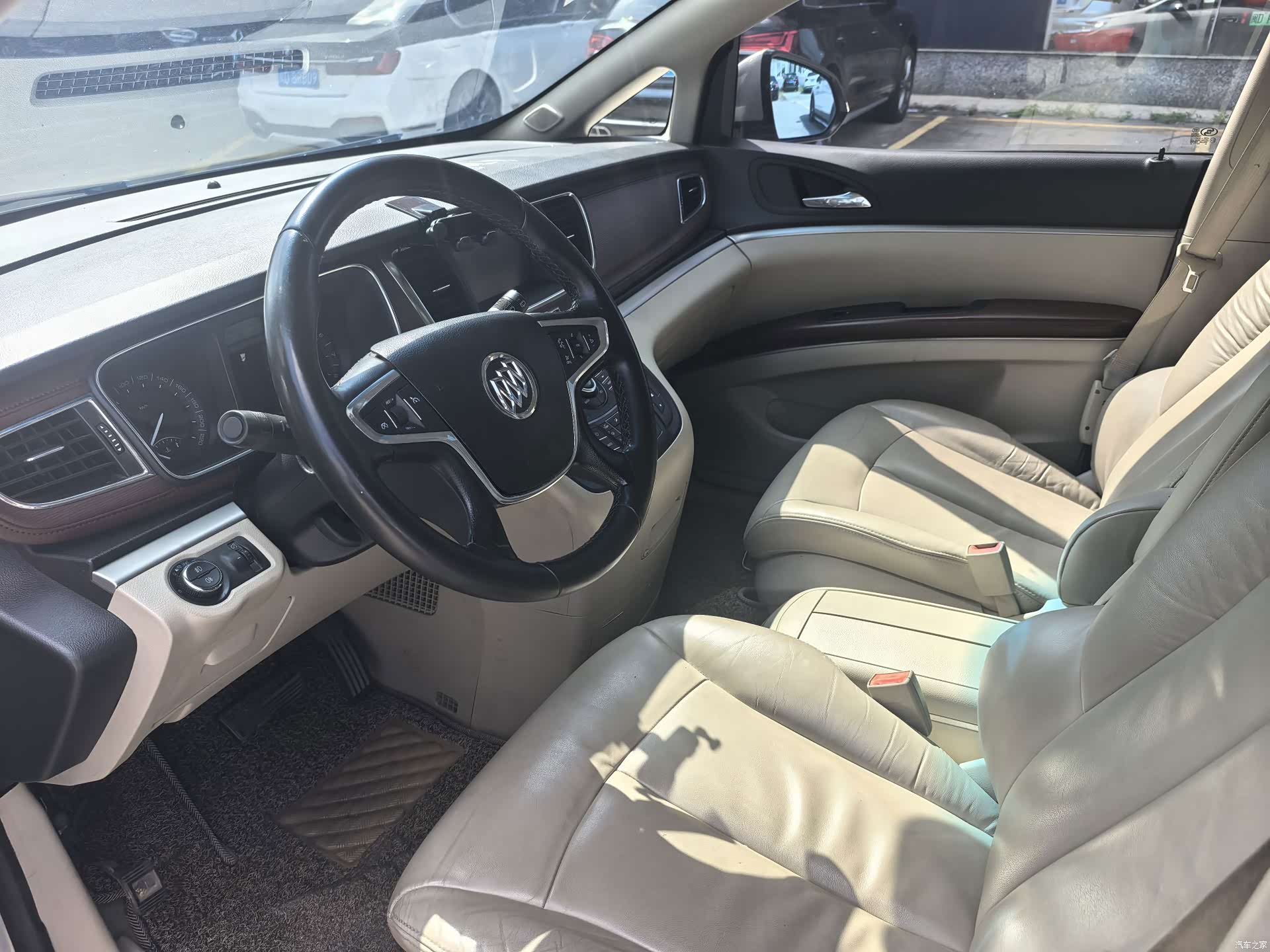 Buick GL8, 2015 7