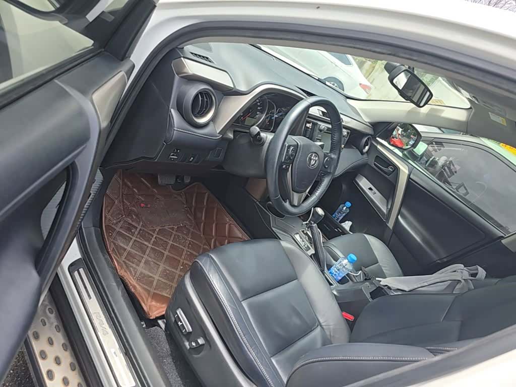 Toyota RAV4, 2014 16