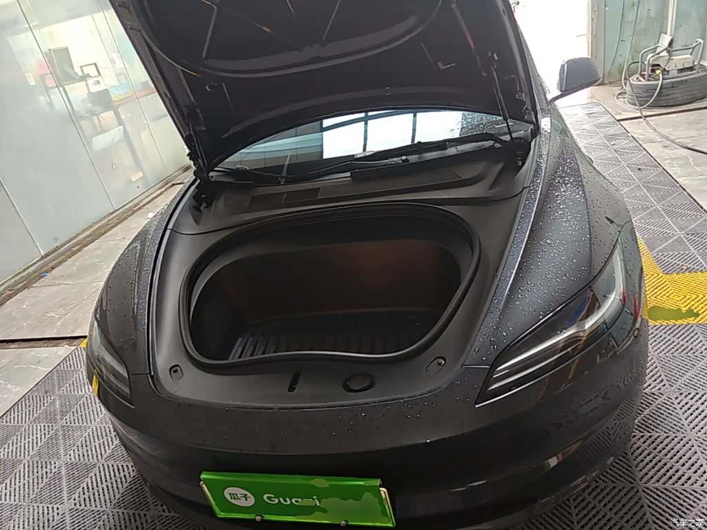 Tesla Model 3, 2025 20