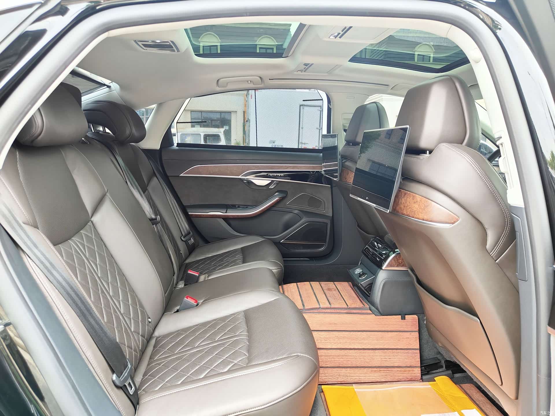 Audi A8L, 2021 7