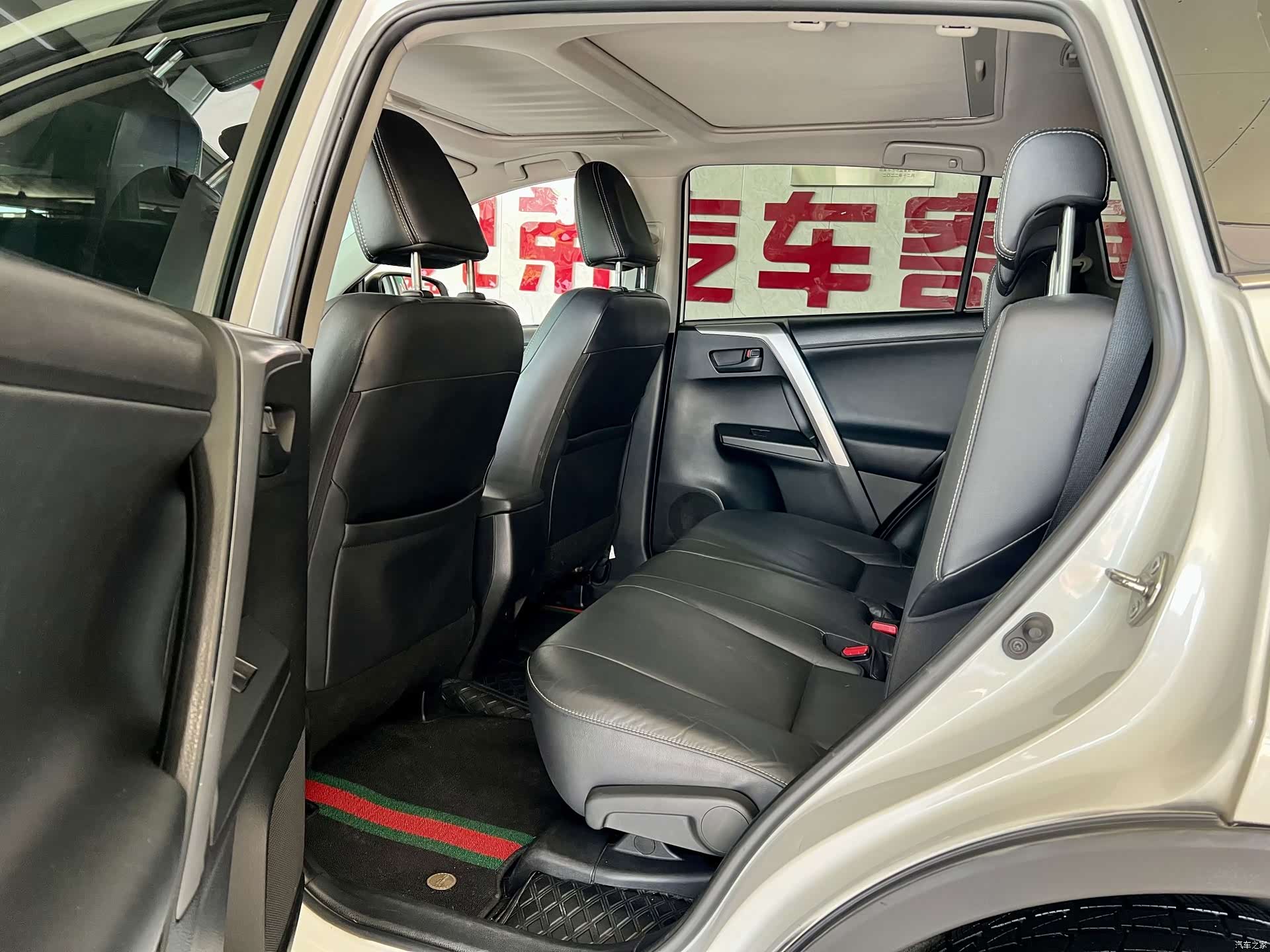 Toyota RAV4, 2017 6