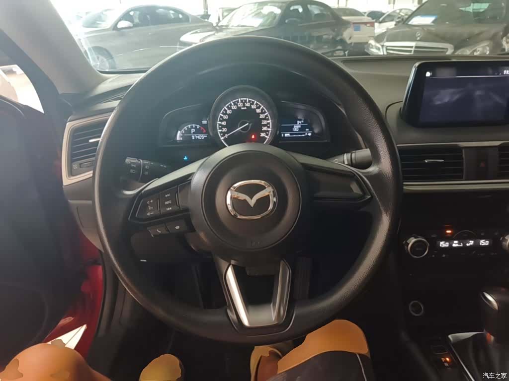 Mazda Mazda3, 2017 11